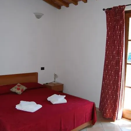 Farm stay Agriturismo Sant'anna Pomarance